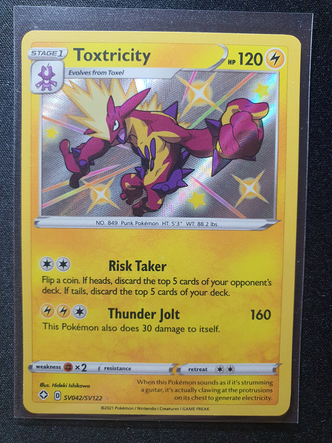 Pokemon - Shining Fates - Toxtricity Holo SV042/SV122